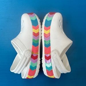 Crocs Kids Crocband Chevron Beaded Clog
Sz: 7